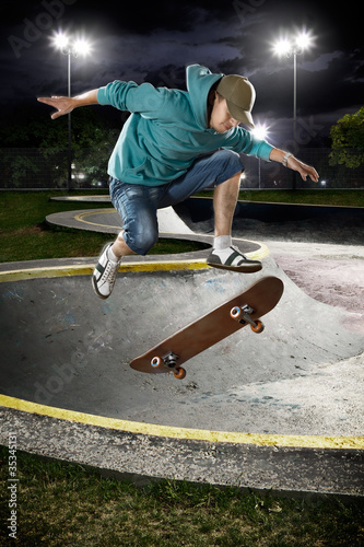 Photo: Skate boarder jumping Skate boarder jumping