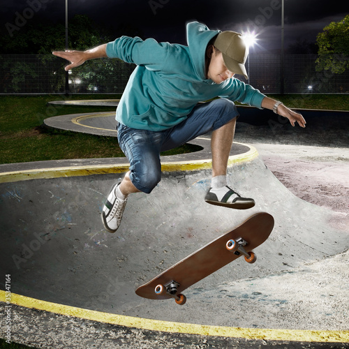 Photo: Skate boarder jumping Skate boarder jumping