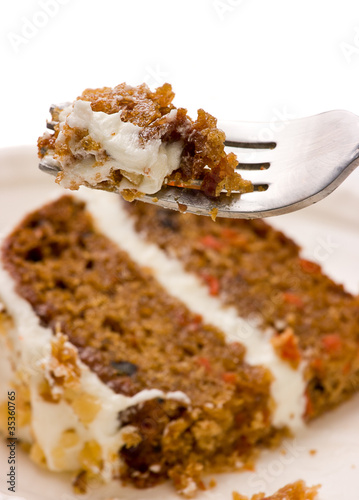 Foto: Walnut Carrot Cake On A Fork Walnut Carrot Cake On A Fork