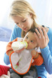 Baby sitter avec bébé