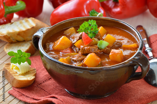 Photo: Pikante Gulaschsuppe Pikante Gulaschsuppe