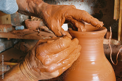 Photo : Métier : potier, poterie Métier : potier, poterie