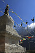 Chorten et haute montagne au Népal