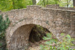 Historische Brücke aus Natursteinen