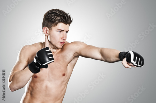 Photo: boxing man boxing man
