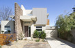 Foto: Facade of a contemporary double storey townhouse home Facade of a contemporary double storey townhouse home