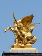 statue doré du pont alexandre III à Paris