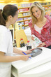 Pharmacienne - Dialogue avec une cliente Pharmacienne - Dialogue avec une cliente