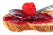 Pain et conffiture de framboise