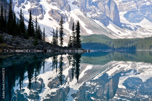 Photo: Moraine Lake, Rocky Mountains, Canada Moraine Lake, Rocky Mountains, Canada