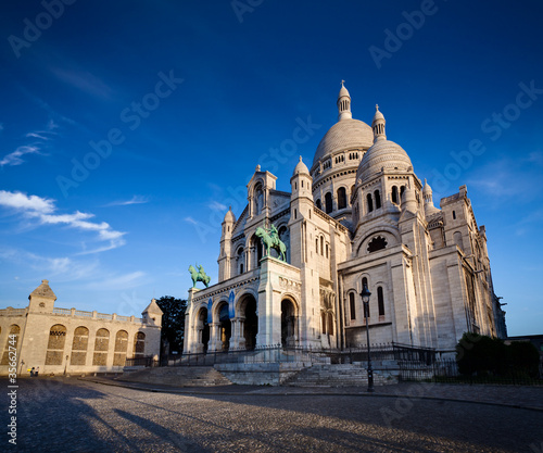 Photo: Basilique Sacré Coeur Montmartre Paris France Basilique Sacré Coeur Montmartre Paris France