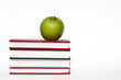 Mela verde sui libri
