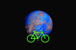 Pianeta e simbolo della bicicletta su fondo nero.
