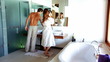 Vídeo: Couple getting fresh together in washroom Couple getting fresh together in washroom