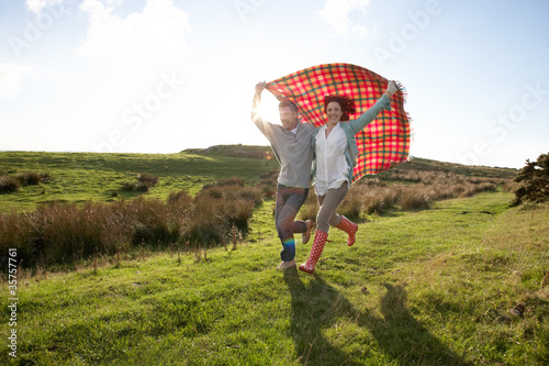 Foto: Couple in countryside Couple in countryside