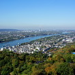 Königswinter am Rhein mit Bonn im Hintergrund Königswinter am Rhein mit Bonn im Hintergrund