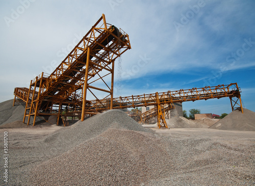Photo: Delivery of rubble by the conveyor Delivery of rubble by the conveyor