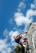 femme sur via ferrata