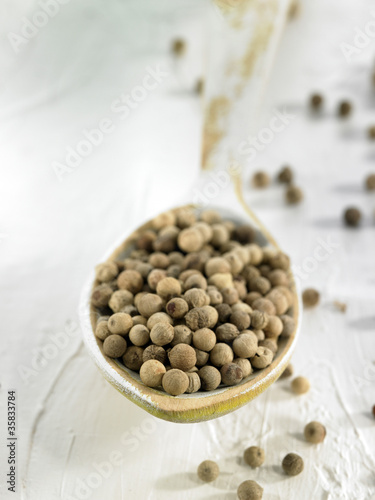 Photo: Cuillérée de poivre en grains Cuillérée de poivre en grains