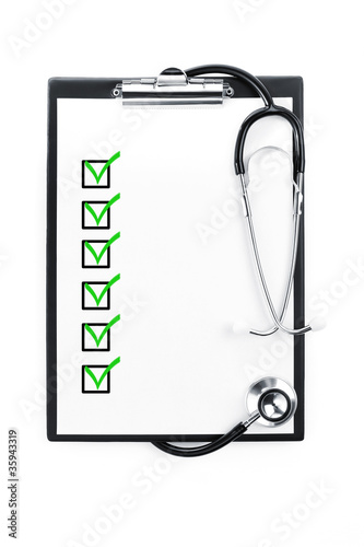 Foto: Clipboard with checklist and stethoscope isolated with path incl Clipboard with checklist and stethoscope isolated with path incl