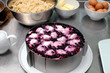 Sahnetorte - Festtagstorte - in der Bäckerei
