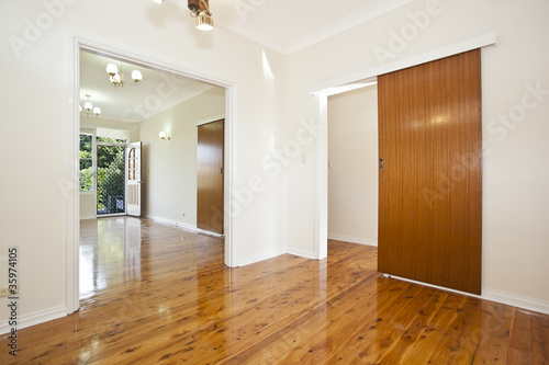 Photo: empty white room empty white room