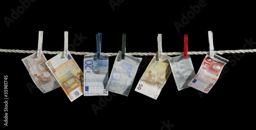 Foto: clothesline and money clothesline and money