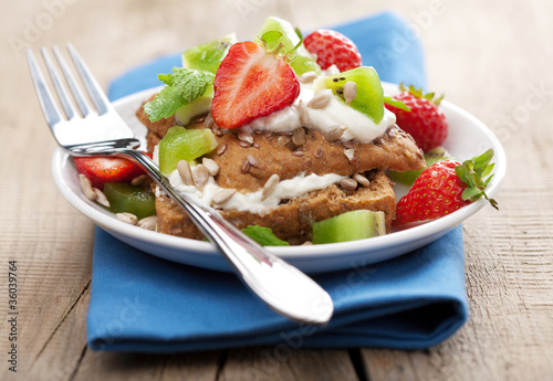 Photo: bread with cottage cheese and berries bread with cottage cheese and berries
