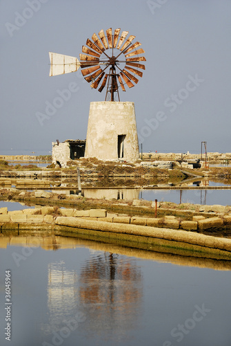Photo: mulino per il sale (Trapani) mulino per il sale (Trapani)
