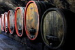 Weinkeller, Rotwein im Barrique Faß ausgebaut, Eichenfässer