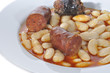 Detalle de plato de fabada asturiana.