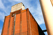 Detail altes Fabrikgebäude und Silos Detail altes Fabrikgebäude und Silos