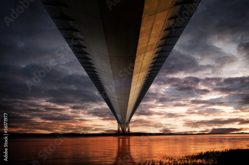 Foto: below humber bridge below humber bridge