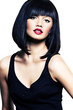 Foto: beautiful girl with perfect skin, red lipstick and black hair beautiful girl with perfect skin, red lipstick and black hair