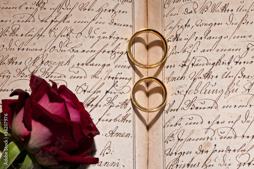 Foto: 2 Herzen mit Rose 2 Herzen mit Rose