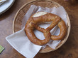 Brezel im Brotkorb