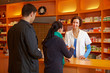 Anstehen in der Apotheke