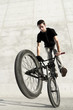 Foto: Young BMX bicycle rider Young BMX bicycle rider