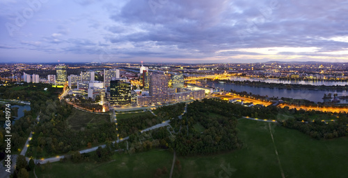 Foto: Panorama of the amazing Skyline of Donau City Vienna Panorama of the amazing Skyline of Donau City Vienna