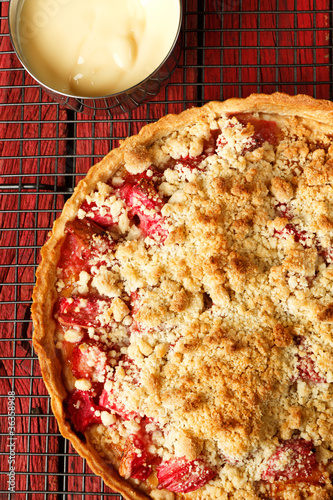 Photo: Rhubarb crumble tart Rhubarb crumble tart
