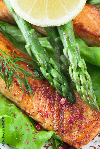 Foto: Salmon Asparagus Meal Salmon Asparagus Meal
