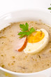 Polnische Ostersuppe mit Ei und Wurst