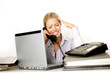Frau gestresst in der Arbeit