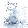 Boule de noël bleutée