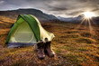 Camping bei Sonnenaufgang in Norwegen