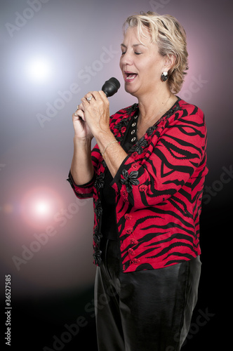 Photo: Woman Singer Woman Singer