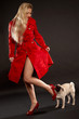 Frau mit Mops