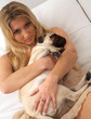 Frau mit Mops