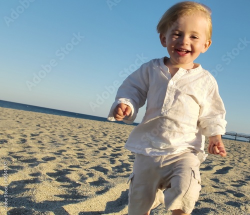 Foto: enfant heureux enfant heureux