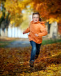 kinder im herbst